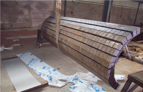 磁選機(jī)，磁選機(jī)價(jià)格，磁選機(jī)價(jià)格對(duì)提高精礦質(zhì)量有哪些作用?廠家排名_小型鐵礦石遠(yuǎn)力干式磁選機(jī)本身的特性都有哪些?_工作原理 